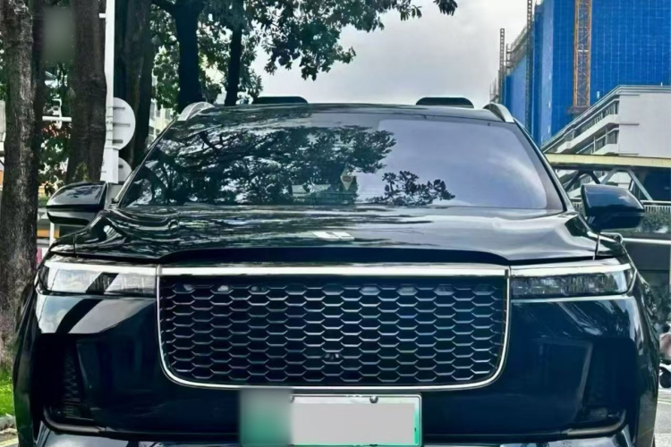 理想汽车 理想ONE 2021款 增程6座版车身外观2