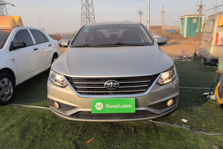 一汽 骏派A50 2018款 1.5L 手动豪华型车身外观2