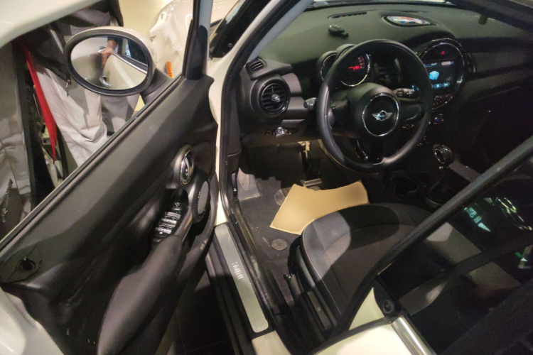 MINI 2015款 1.2T ONE 五门版中控内饰7003