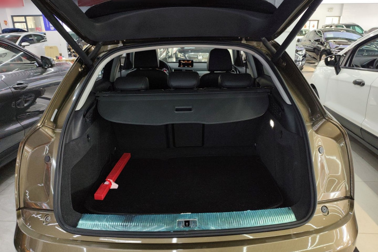 奥迪Q3 2017款 30 TFSI 时尚型机舱底盘23