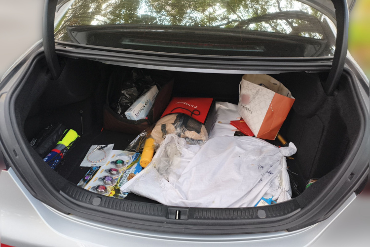 奔驰E级 2021款 改款 E 300 L 运动时尚型局部细节23