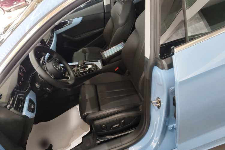 奥迪A5 2024款 Sportback 40 TFSI 时尚动感型中控内饰19