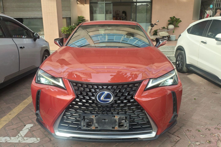 雷克萨斯UX 2019款 260h 探·酷版 国VI车身外观2