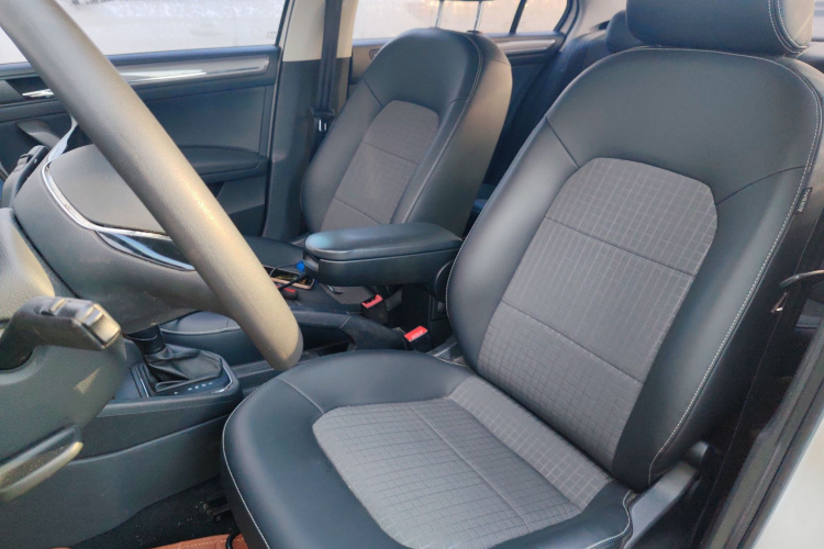 大众 桑塔纳 2016款 1.6L 自动舒适版中控内饰19