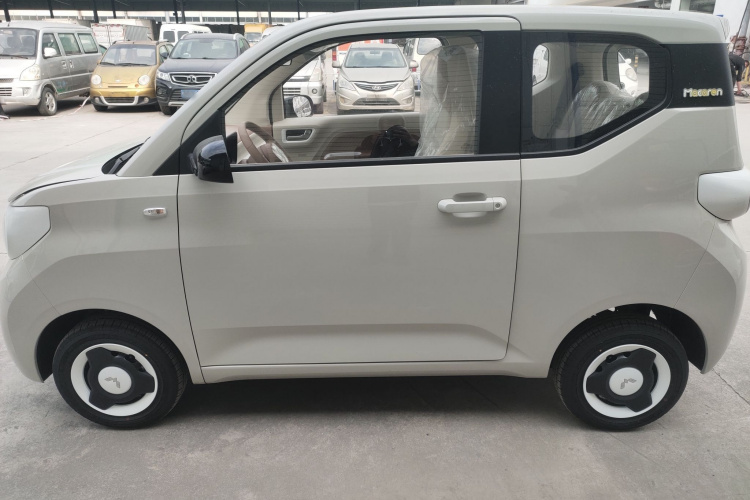 五菱汽车 宏光MINIEV 2024款 第三代 215km 青春版车身外观4