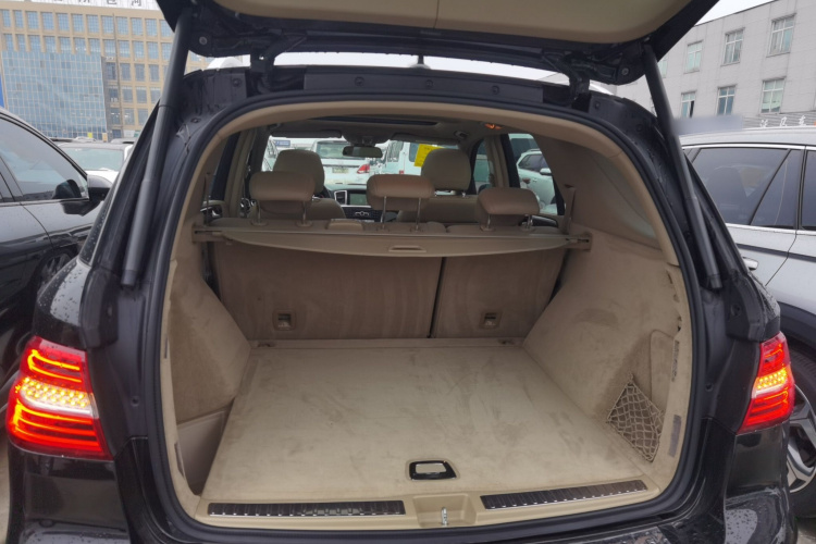 奔驰M级 2014款 ML 400 4MATIC动感型机舱底盘23