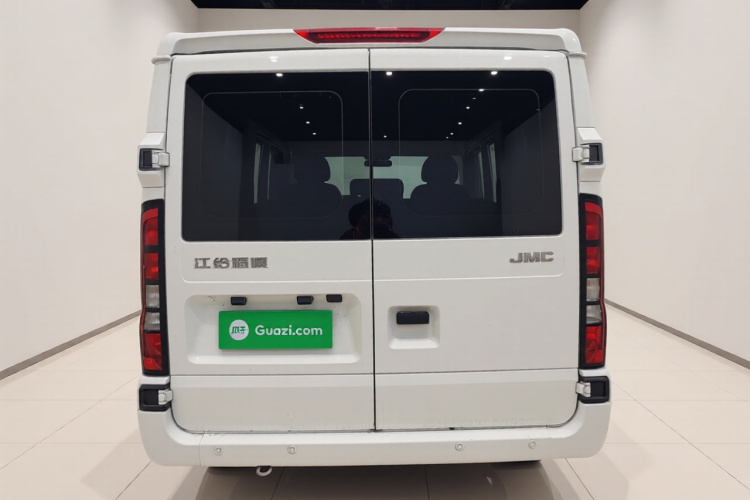 江铃福顺 2023款 2.0T 手动短轴低顶商运型多功能乘用车6座 双开尾门车身外观6