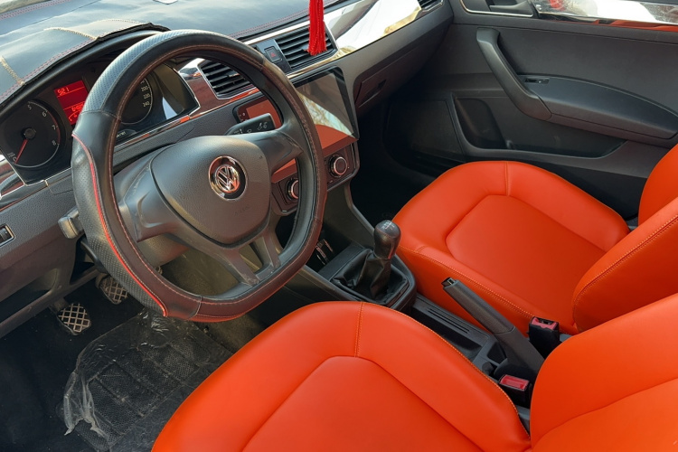 大众 桑塔纳 2016款 1.6L 手动风尚版中控内饰7001