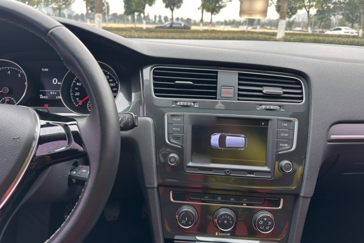 大众 高尔夫 2017款 230TSI 手动舒适百万辆纪念版局部细节16