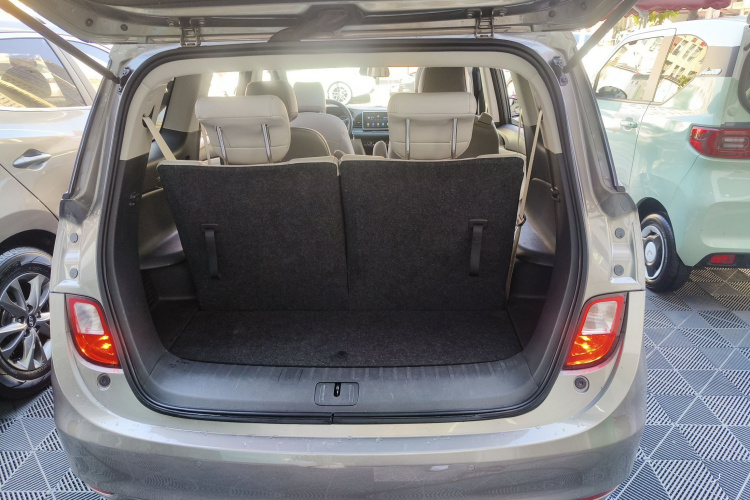 别克GL6 2018款 18T 6座精英型机舱底盘23