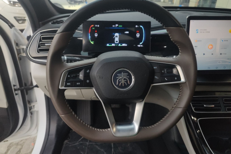 比亚迪 秦PLUS 2023款  冠军版 DM-i 120KM超越型局部细节13