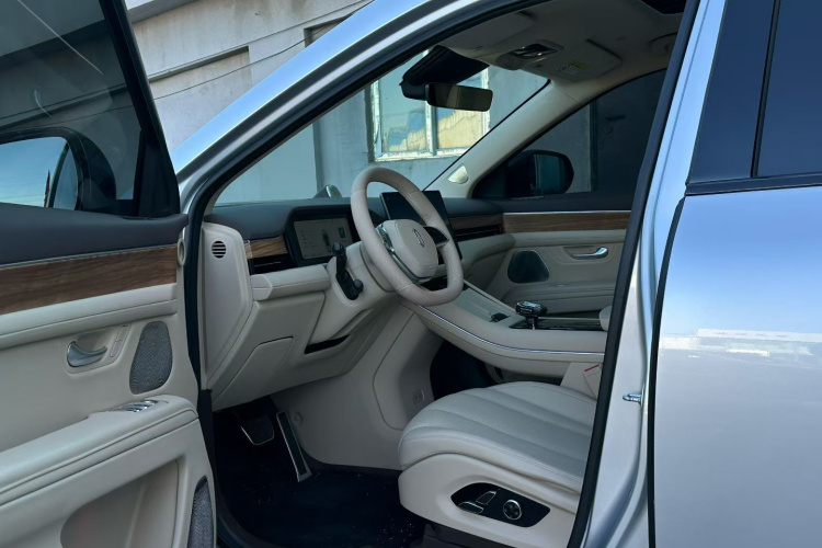 鸿蒙智行 问界M7 2024款 1.5T 智驾四驱Max版 5座中控内饰7004