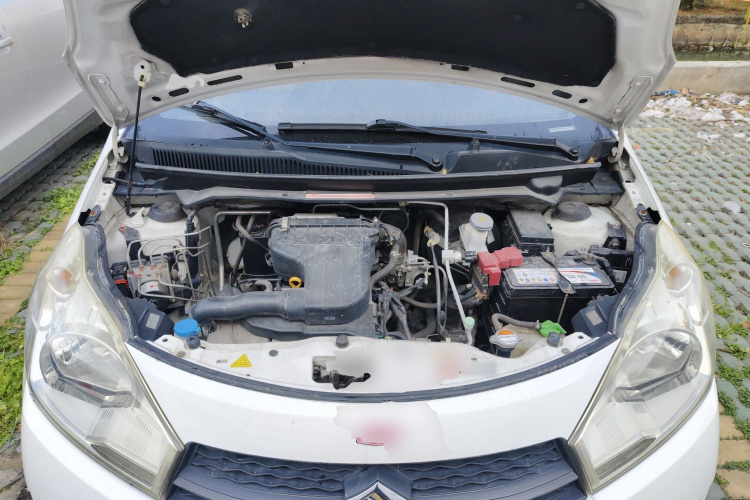 铃木 奥拓 2013款 改款 1.0L 手动舒适型局部细节24