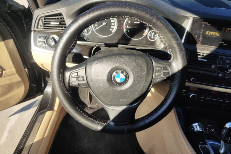 宝马5系 2014款 525Li 豪华设计套装中控内饰13