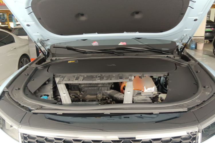 理想汽车 理想ONE 2021款 增程6座版机舱底盘24