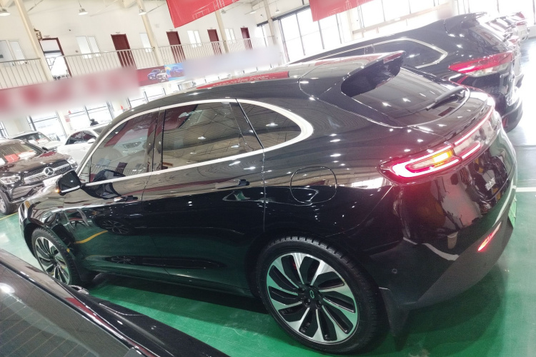 鸿蒙智行 问界M5 2022款 增程四驱至臻版车身外观4