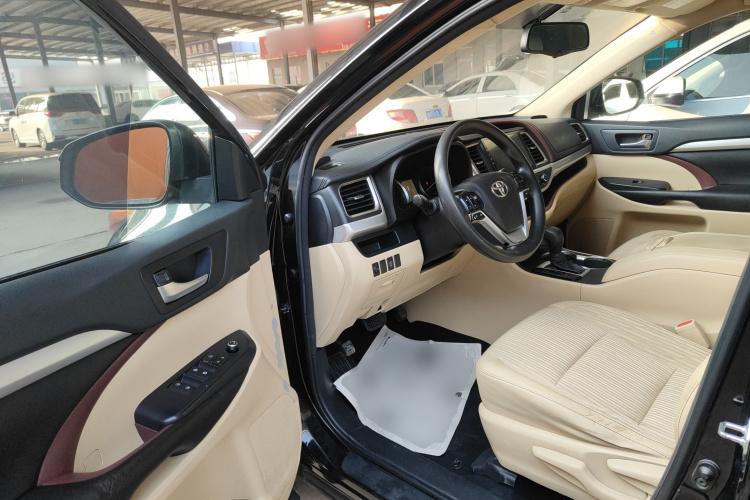 丰田 汉兰达 2015款 2.0T 两驱精英版 7座中控内饰7003