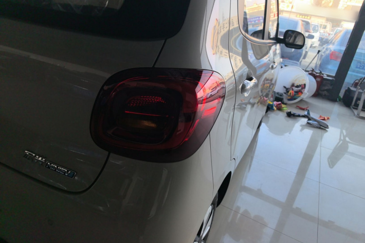 五菱汽车 宏光MINIEV 2025款 四门版 进阶款车身外观9