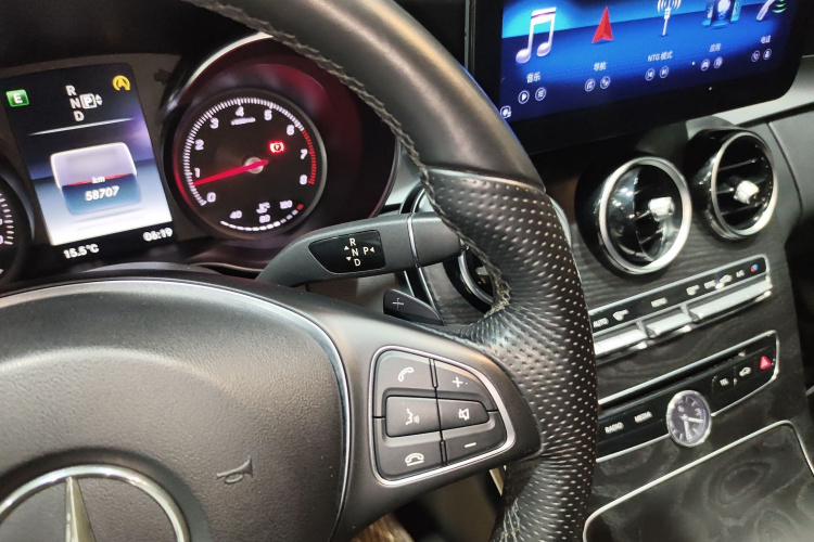 奔驰C级 2015款 改款 C 200 L 运动型局部细节18