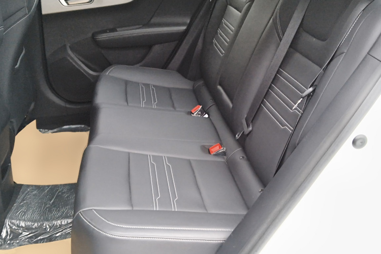 比亚迪 秦 2019款 1.5L 自动尊贵型中控内饰21