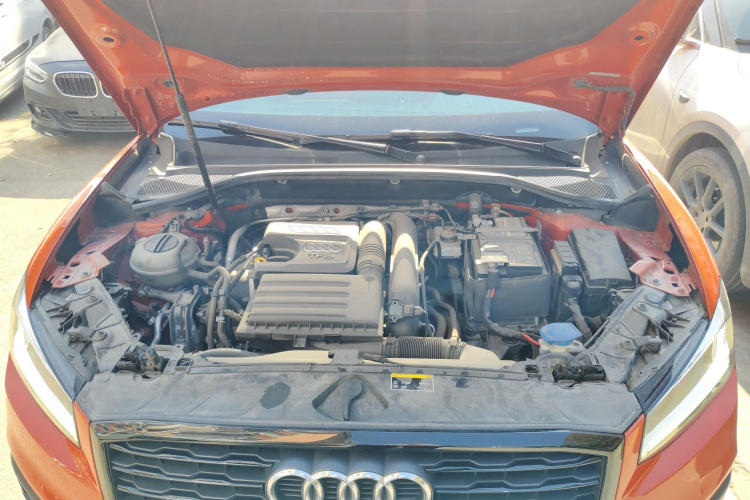 奥迪Q2L 2018款 35 TFSI 时尚动感型 国V机舱底盘24