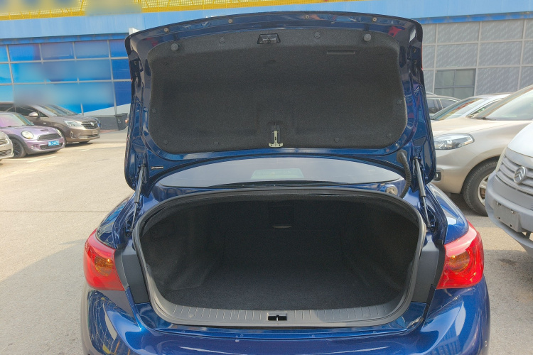 英菲尼迪Q50L 2015款 2.0T 舒适版局部细节23