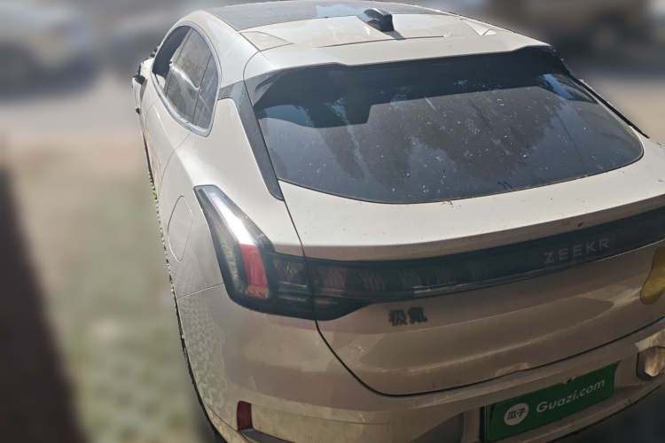 极氪001 2022款 超长续航双电机 YOU版车身外观6003