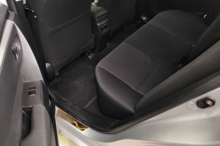 丰田 卡罗拉 2017款 改款 1.2T S-CVT GL中控内饰7003