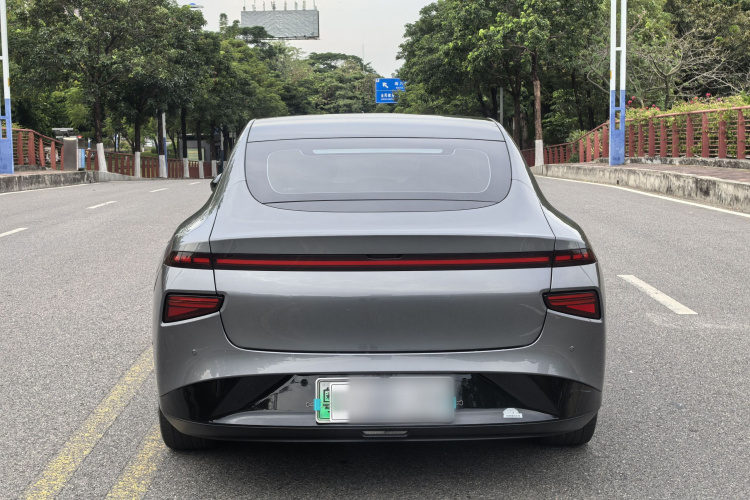 小鹏P7 2022款 480N+车身外观6004