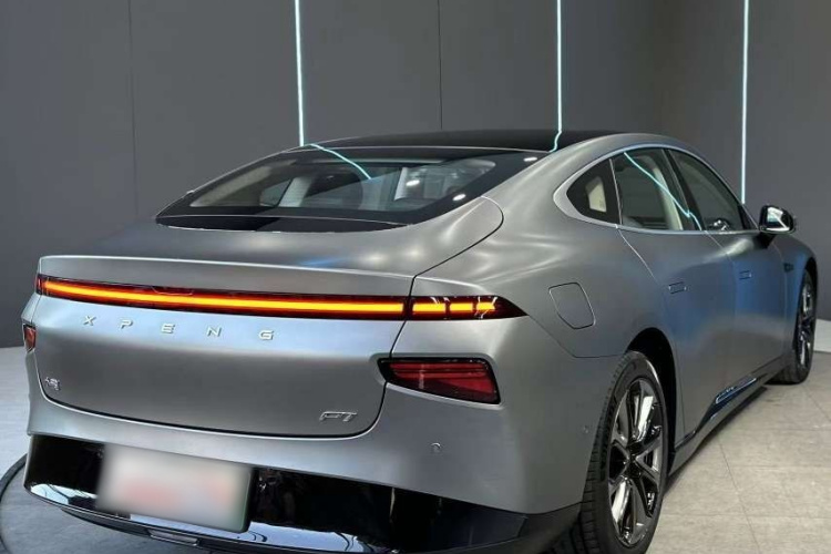 小鹏P7 2020款 670E车身外观6006