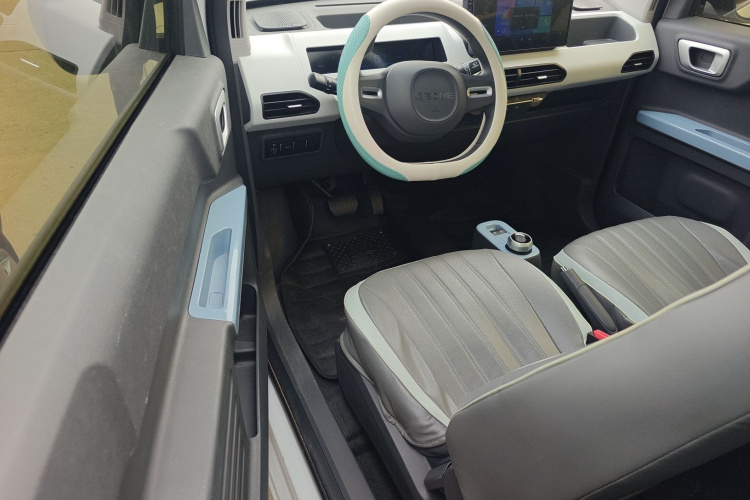 吉利银河 2024款 熊猫mini 200km 耐力熊中控内饰20