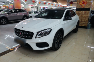 奔驰GLA 2018款 GLA 220 4MATIC 运动型