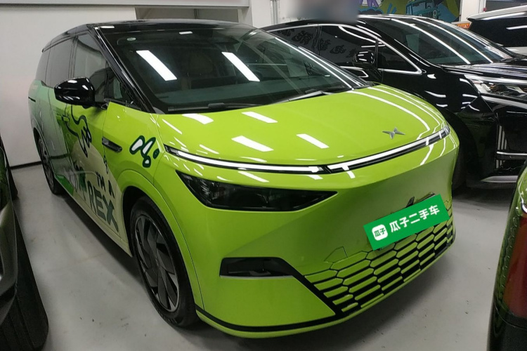 小鹏X9 2024款 610长续航Max车身外观3