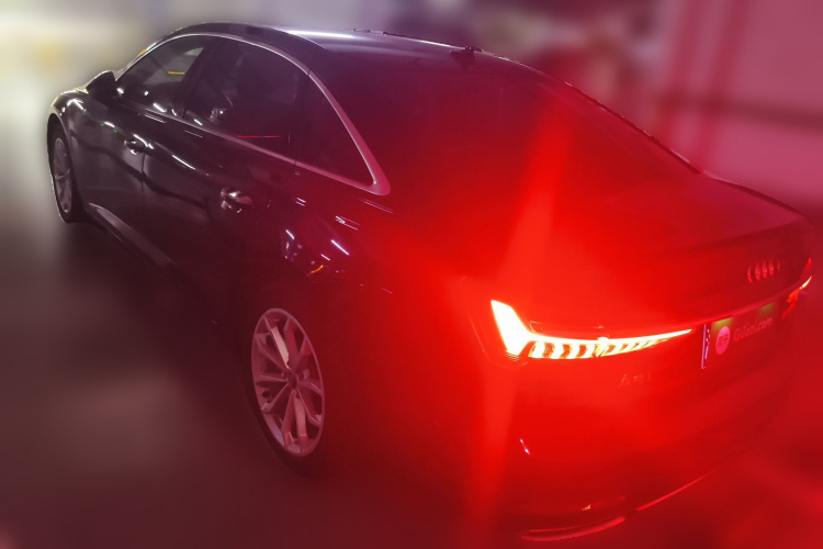 奥迪A6L 2020款 40 TFSI 豪华致雅型车身外观5