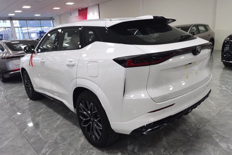 长安UNI-Z新能源 2025款 智慧新蓝鲸 125km 战舰+车身外观4