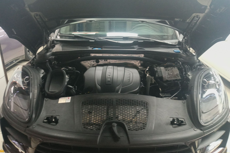 保时捷 2018款 Macan 2.0T机舱底盘24