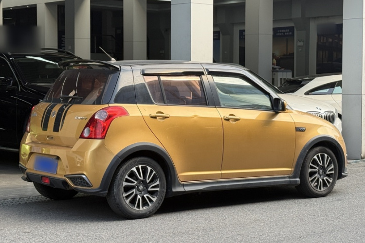 铃木 雨燕 2015款 1.5L 自动限定版车身外观6005