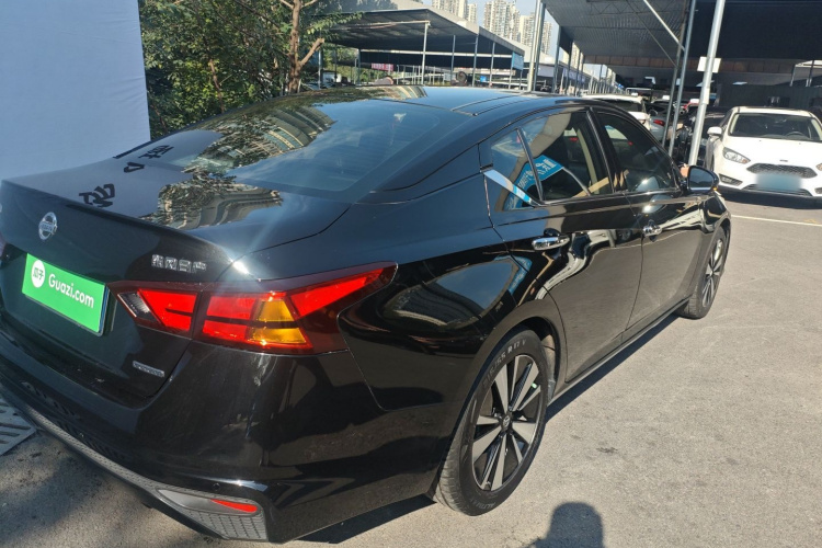 日产 天籁 2021款 2.0L XL 舒适版车身外观7