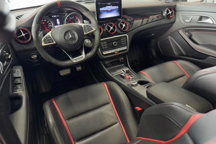 奔驰CLA AMG 2017款 改款 AMG CLA 45 4MATIC中控内饰7009