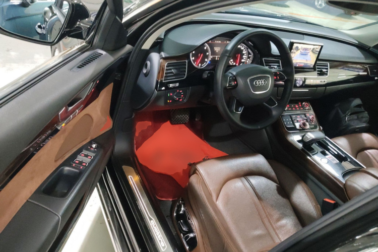 奥迪A8 2016款 A8L 45 TFSI quattro时尚型中控内饰7003