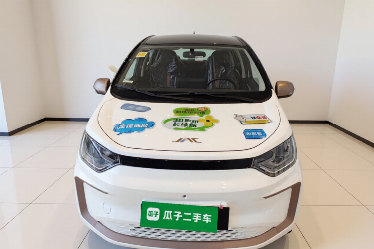 江淮钇为 钇为花仙子 2024款 挚爱版 301km Air车身外观2