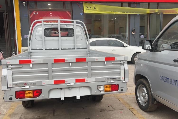 五菱汽车 五菱荣光新卡 2023款 2.0L双排加长版标准型LJM20B车身外观6006