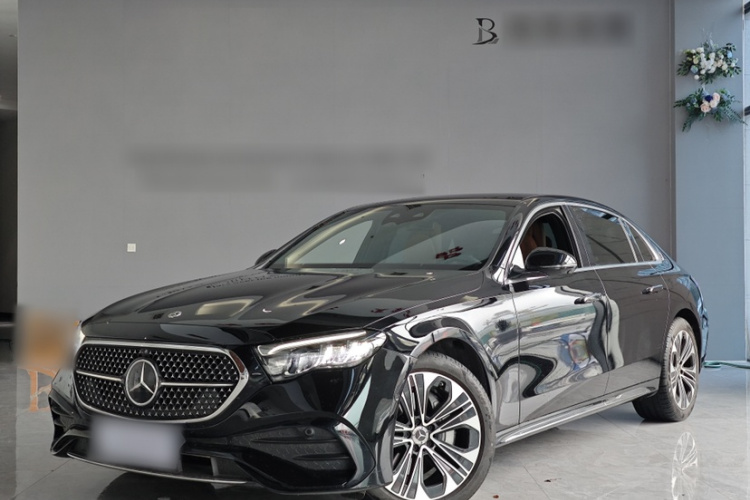 奔驰E级 2024款 E 300 L 时尚运动型车身外观1