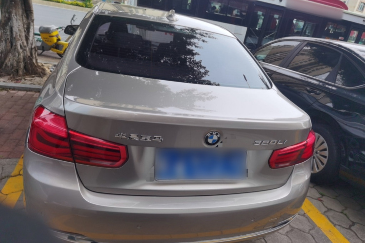 宝马3系 2017款 320Li 时尚型车身外观6