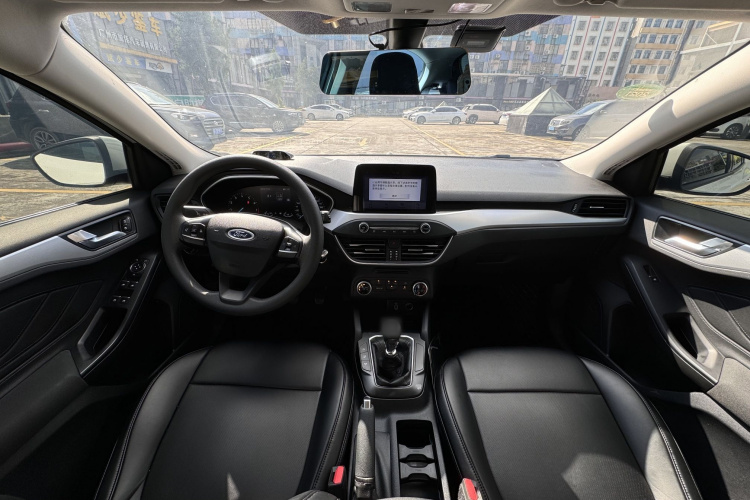 福特 福克斯 2019款 两厢 1.5L 手动锋跃型 国V中控内饰7012