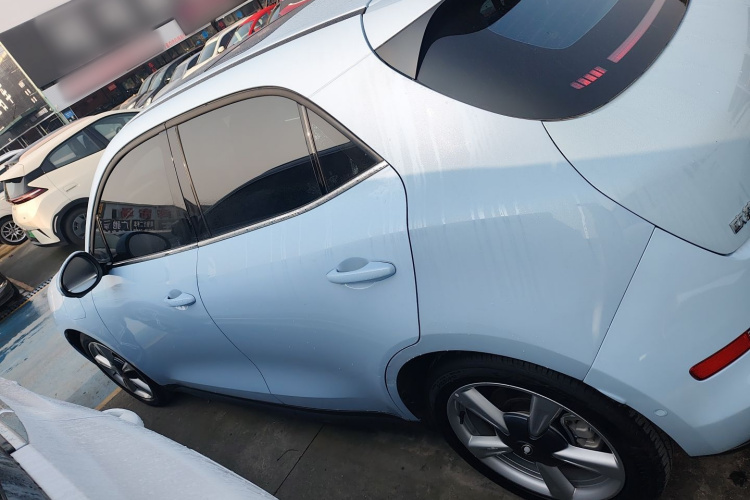 欧拉好猫 2021款 400km标准续航 雅典娜版 磷酸铁锂车身外观4