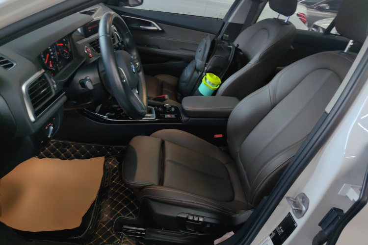 宝马1系 2020款 120i M运动套装局部细节19