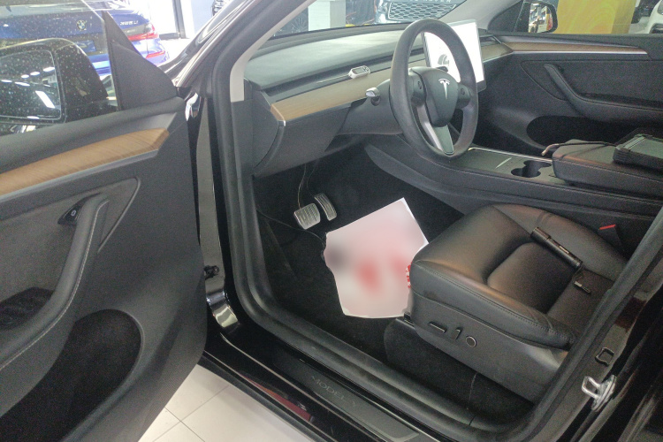 特斯拉 Model Y 2021款 长续航全轮驱动版中控内饰20