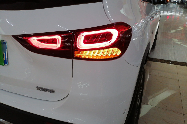 奔驰GLA 2022款 改款 GLA 200车身外观6006