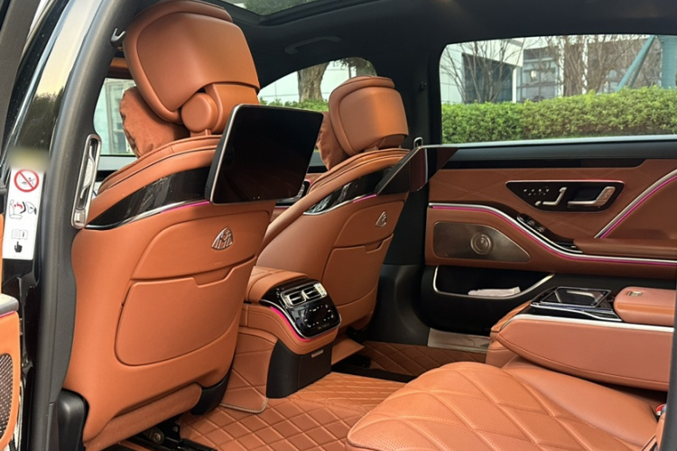 奔驰 迈巴赫S级 2022款 S 480 4MATIC 智臻特别版中控内饰7002